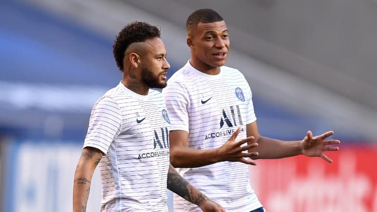 Neymar e Kylian Mbappé, in allenamento con il PSG.