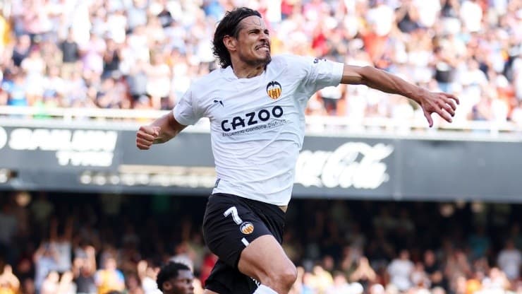 Edinson Cavani, attaccante del Valencia.