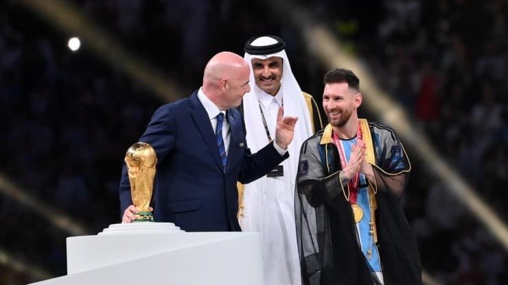 Messi alla cerimonia di premiazione di Qatar 2022.