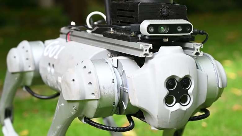 Tefi il cane robot che si basa sull'intelligenza artificiale.