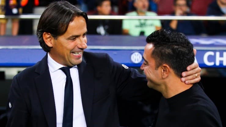 Simone Inzaghi e Xavi Hernández potrebbero scambiarsi le stelle.